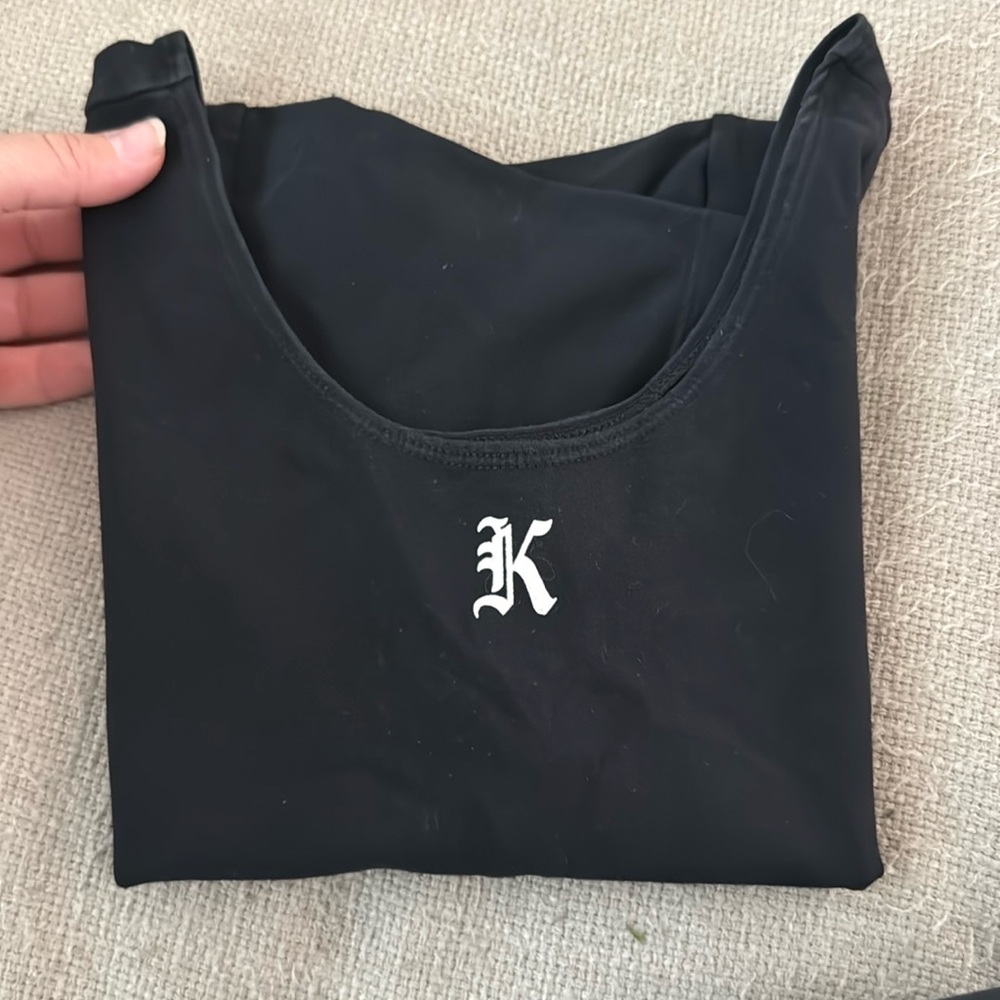 Cute Kith black crop top! Size S:)